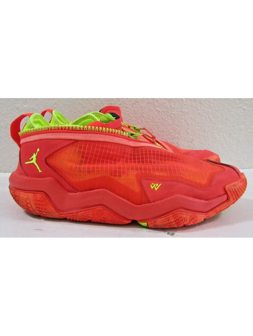 Jordan Why Not .6 Bright Crimson Red Basketball Shoes 10.5 DO7189-607 with Box